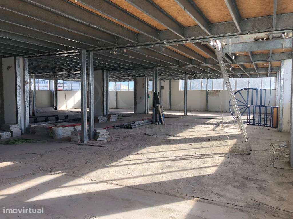 Prior Velho - Armazém 100% Renovado, 464 m² - Grande imagem: 4/32