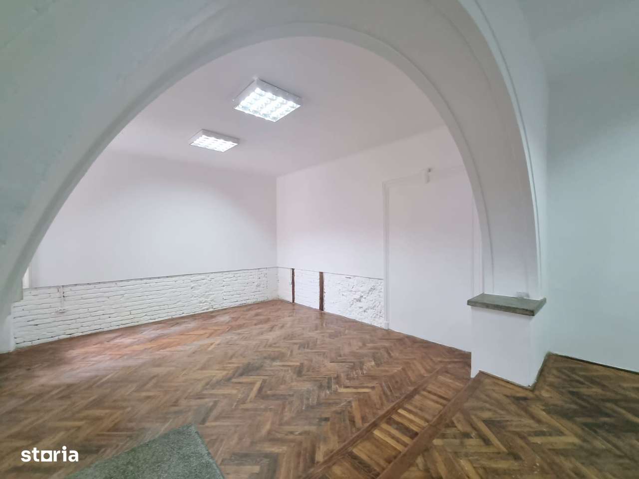 Birou de închiriat în centrul Clujului – 80 mp, clădire istorică - Imagine principală: 2/10