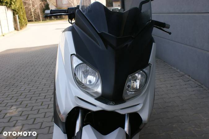 Yamaha X-max - 12