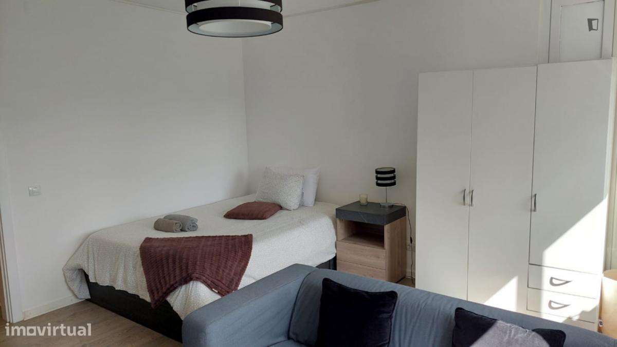 Quarto - localizado em Oeiras Lisbon - Grande imagem: 5/6