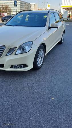 Mercedes-Benz Klasa E 200 T CDI DPF BlueEFFICIENCY Automatik Avantgarde - 3