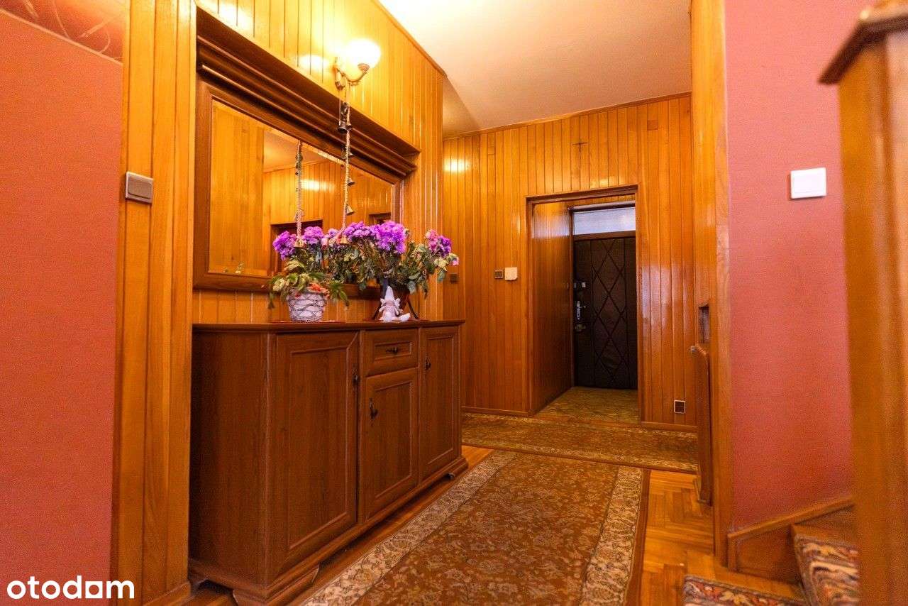 Blisko Szkoły, Przedszkola, PKP, A2, DK90-6