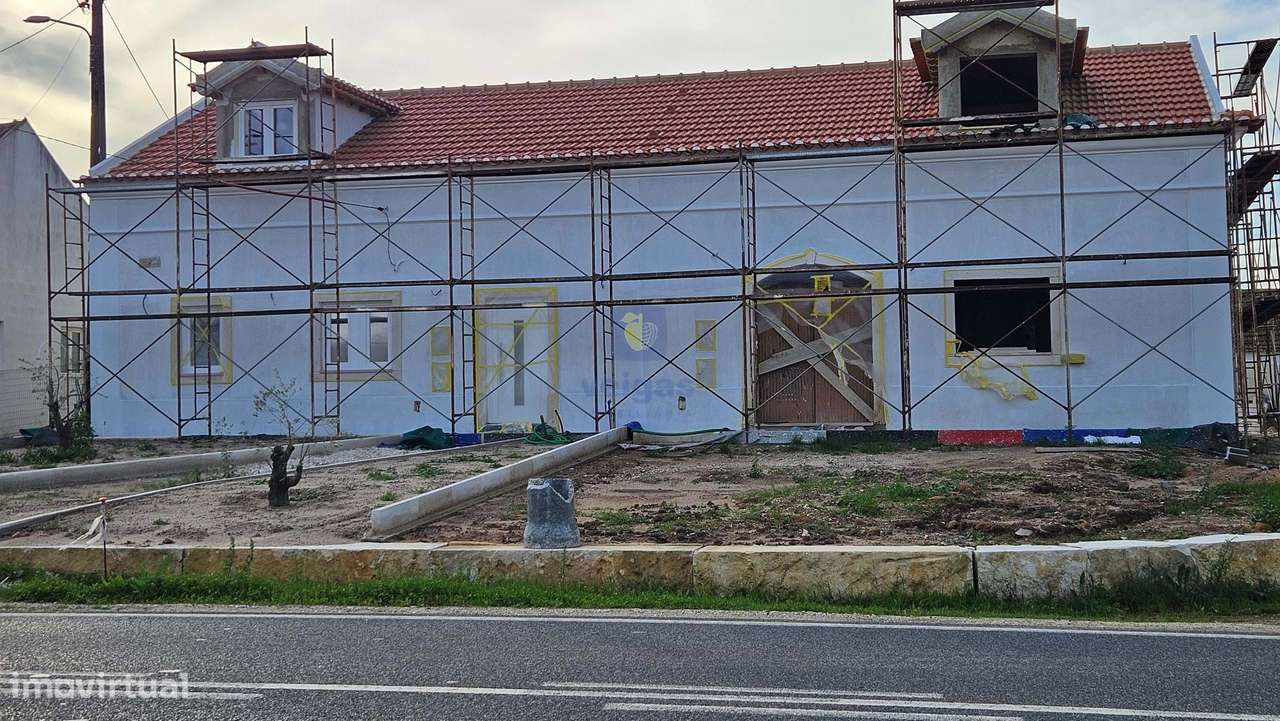 Moradia em Construção, com Piscina e Espaço Exterior - Grande imagem: 2/30