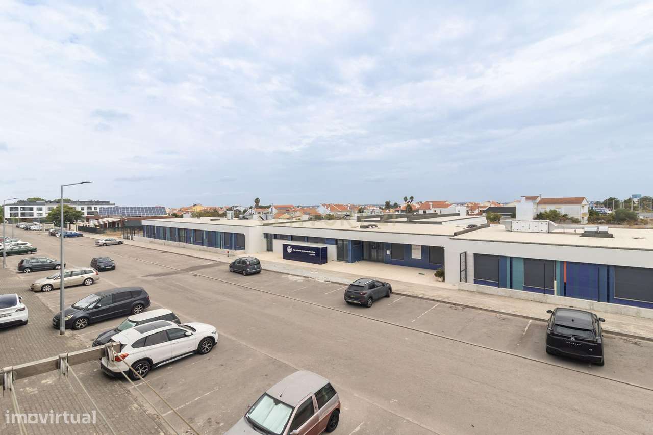 Apartamento T2 c/ garagem e arrecadação, Redondos, Fernão Ferro-11