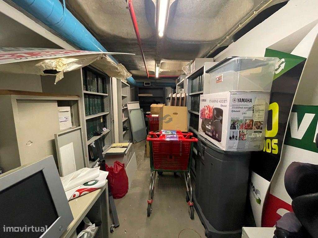 LCA1976 - Arrecadação no Centro Comercial das Amoreiras, Lisboa-5