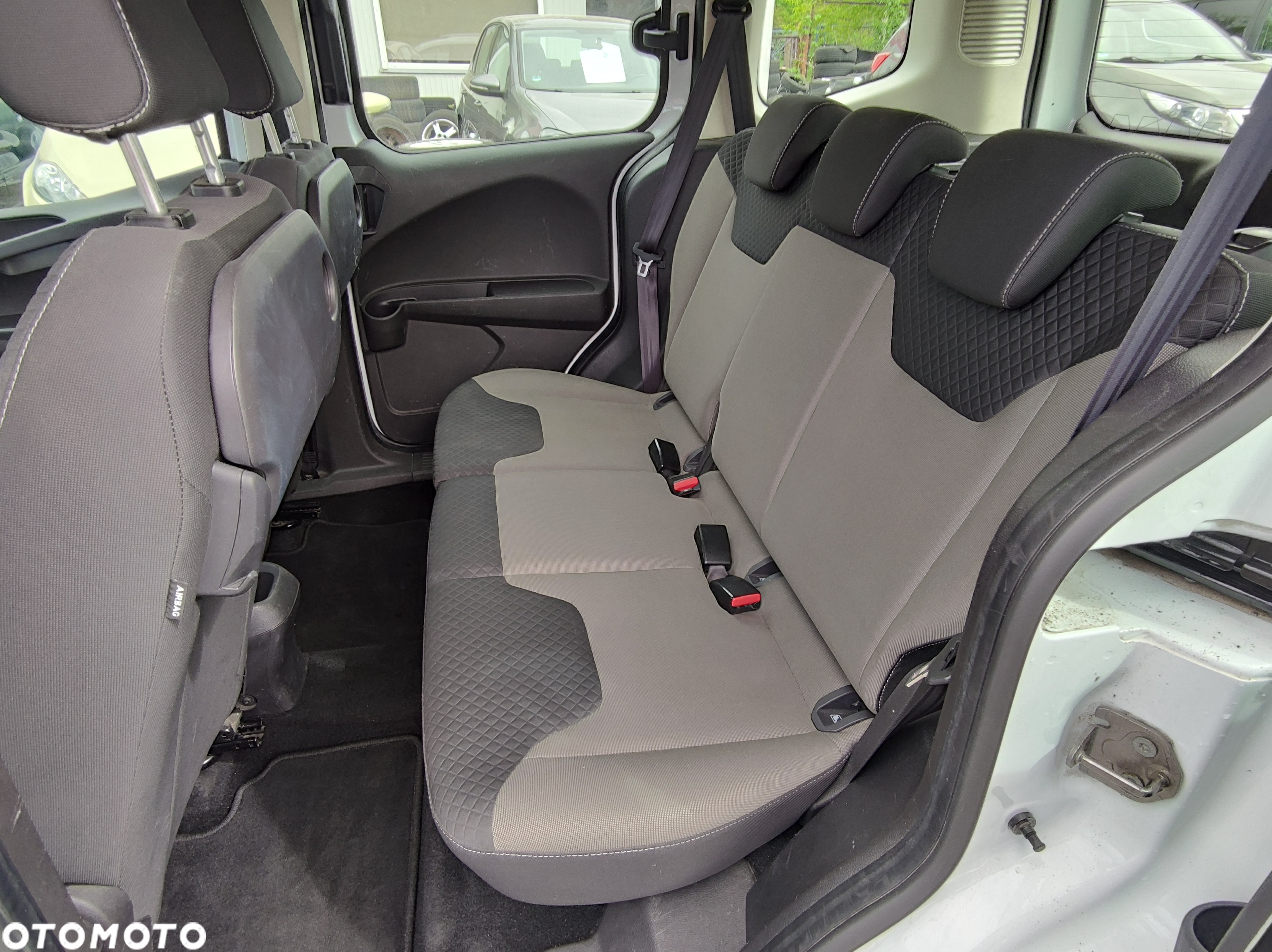 Ford Tourneo Courier 1.0 EcoBoost Ambiente - 9