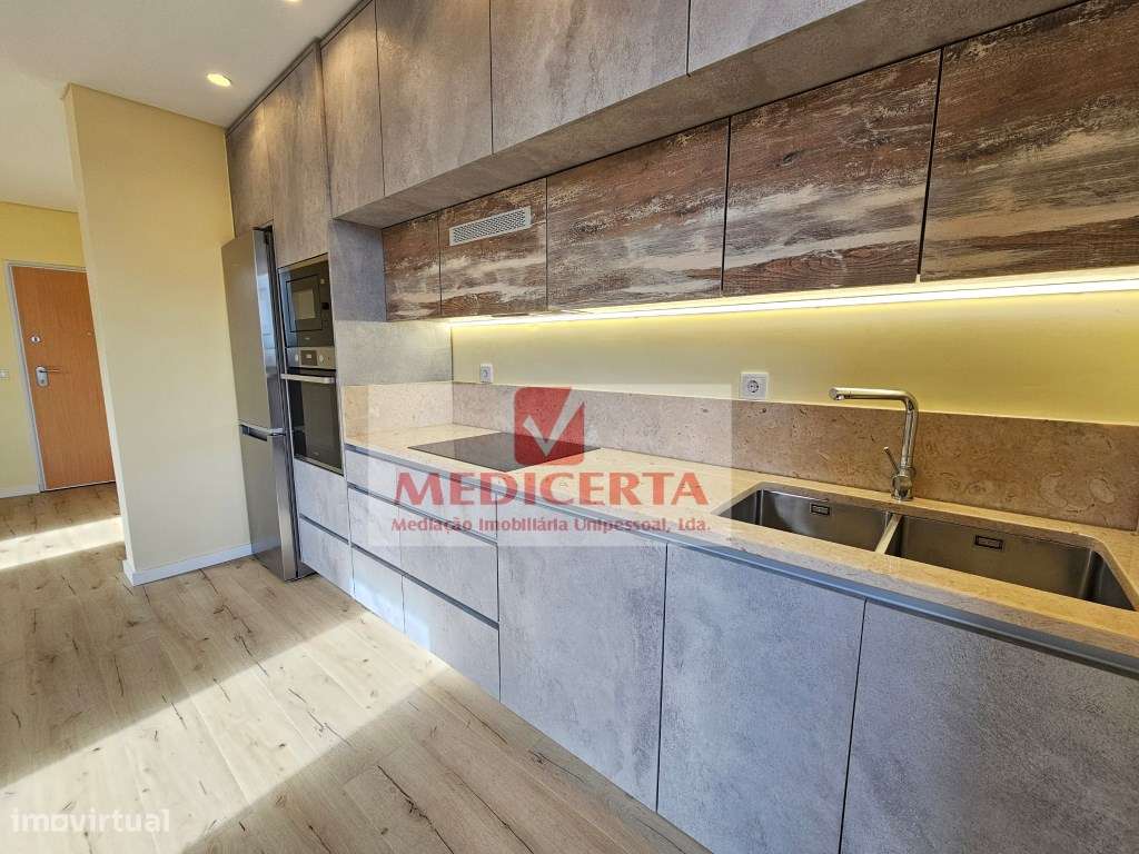 Massamá - Centro T2 (85m2) + Terraço Totalmente remodelado - Grande imagem: 4/18