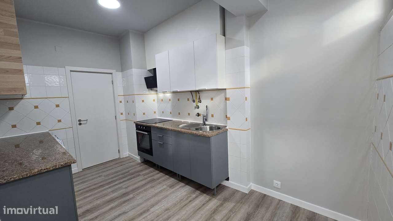 T2 Remodelado no Coração de Setúbal – Onde a Vida Tem Mais Cor-12