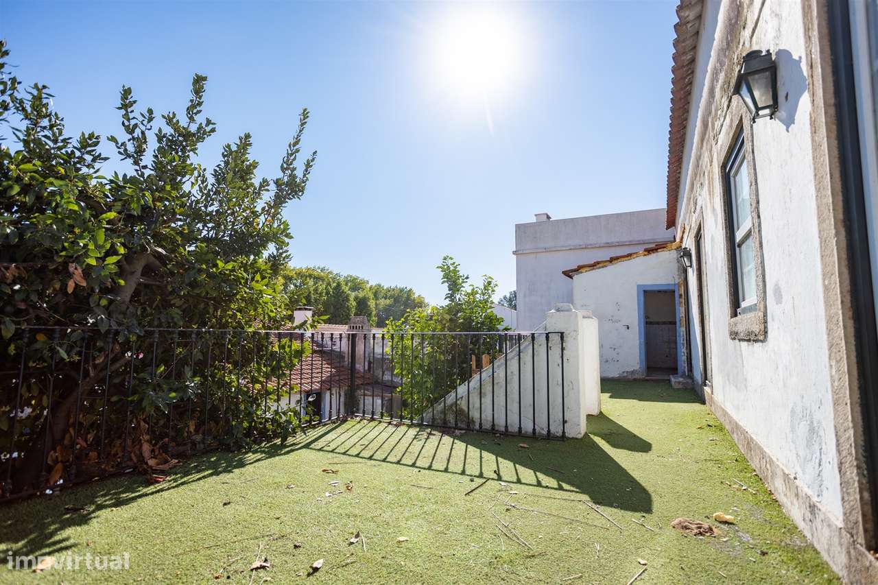 Moradia histórica T6 com piscina e anexo – centro de Salvaterra de Mag-27