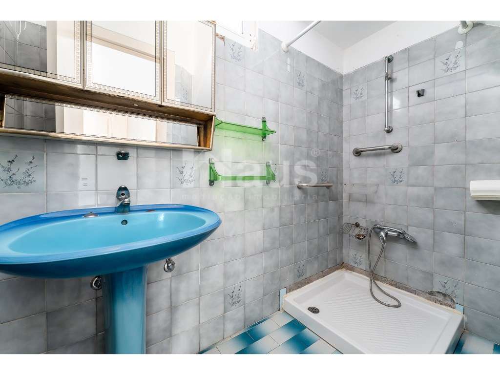 Prédio para venda na Baia do Seixal-25