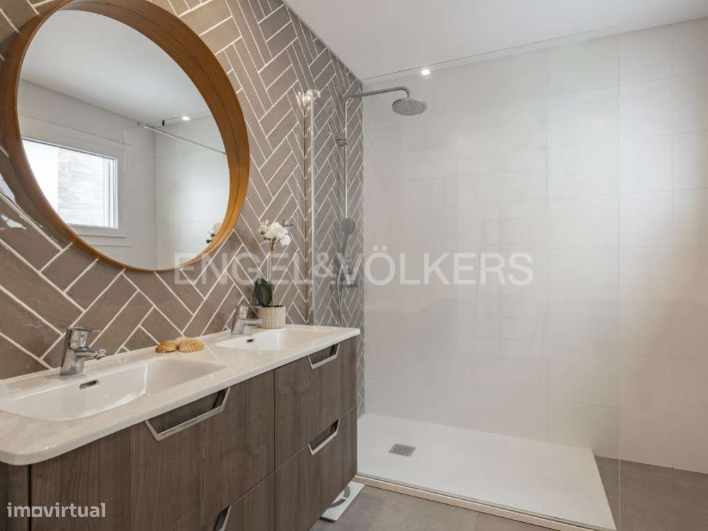 Moradia T4 moderna de luxo em Fernão Ferro-32