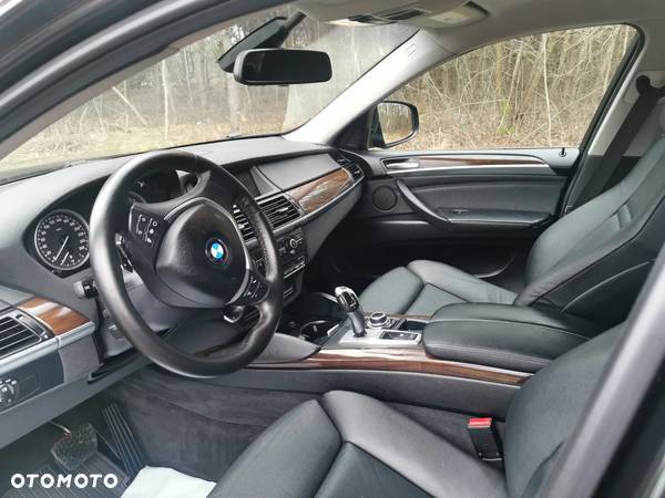 BMW X6 xDrive35i - 12