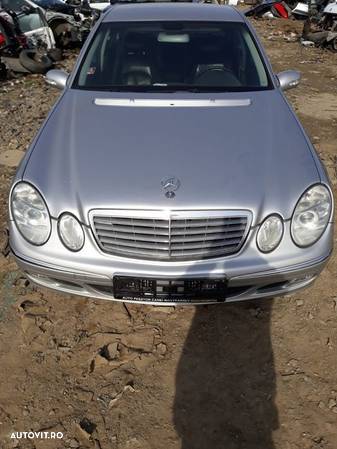 Dezmembrez Mercedes Benz e200 e220 cdi w211 - 4