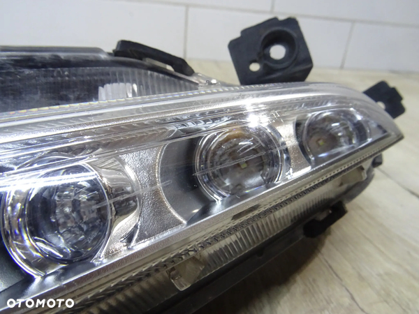 HYUNDAI TUCSON 15- HALOGEN LED PRAWY 92208-D7000 - 3