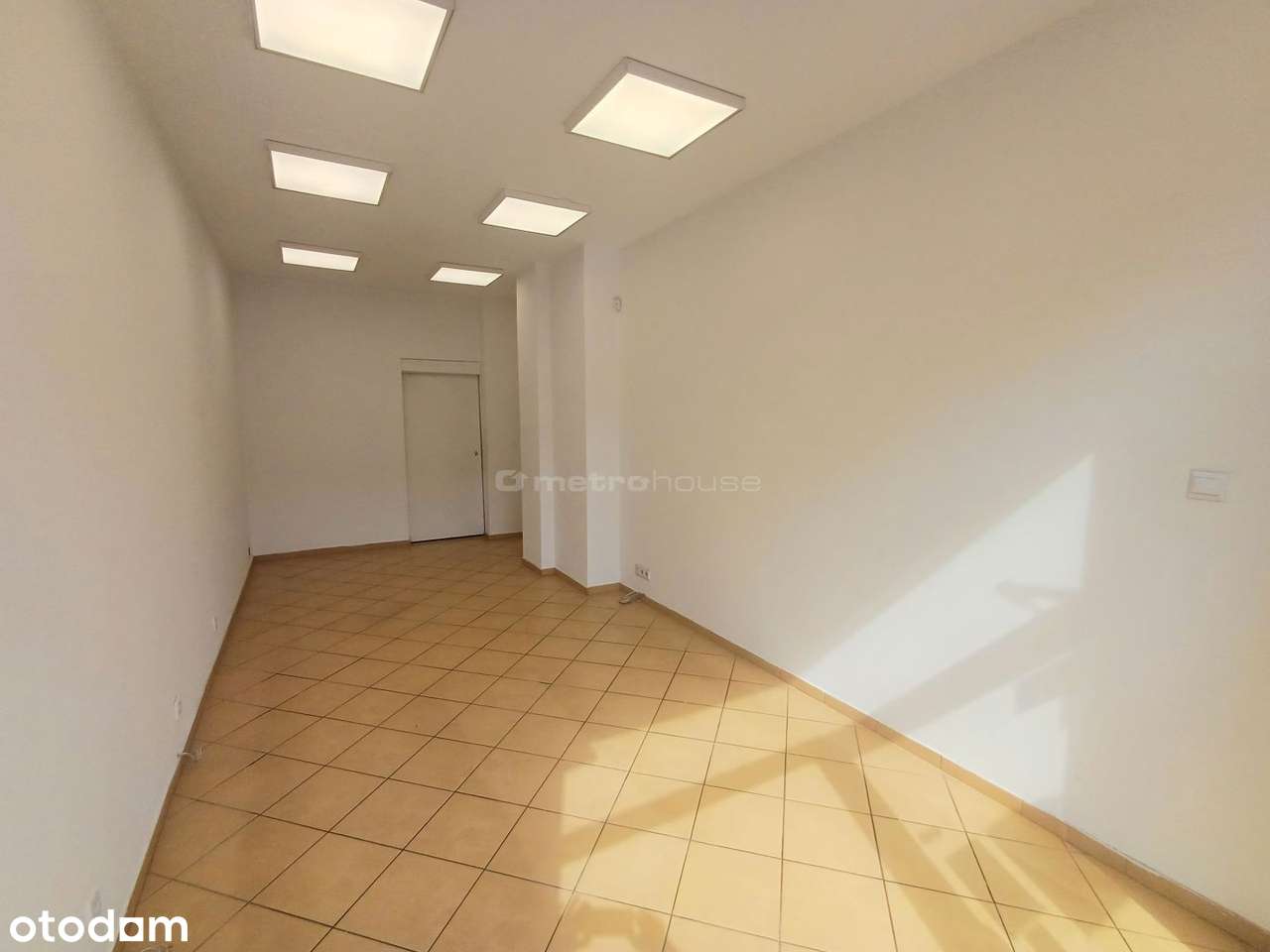 Lokal usł. w Centrum Zabrza 30m2 wyjście na deptak - Pełny obrazek: 2/6