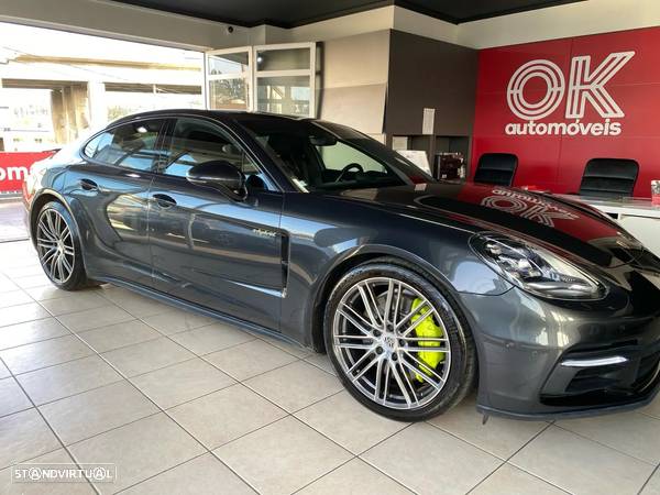 Porsche Panamera 4 E-Hybrid 10 Years Edition - 5