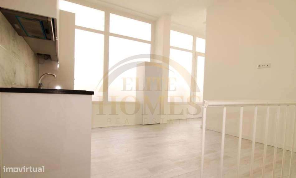 Loja com dois pisos transformada em habitação T3 totalmente remodelada - Grande imagem: 3/20