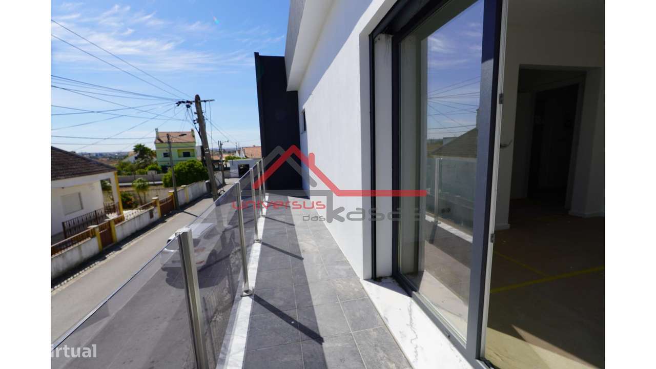 Moradia Geminada T3 em Alto Estanqueiro-9