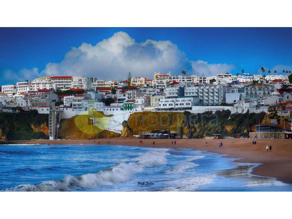 Excelente apartamento localizado, num 1º andar, na famosa Avenida D...-31