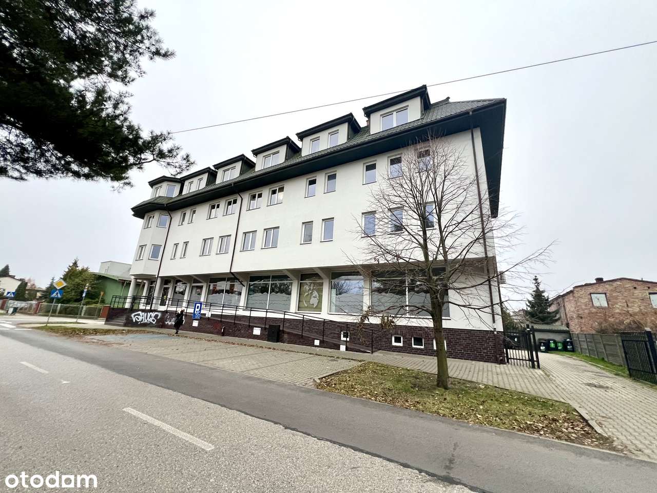 Kawalerka na Zaciszu || m. parkingowe || wyremontowany budynek z 2003-7