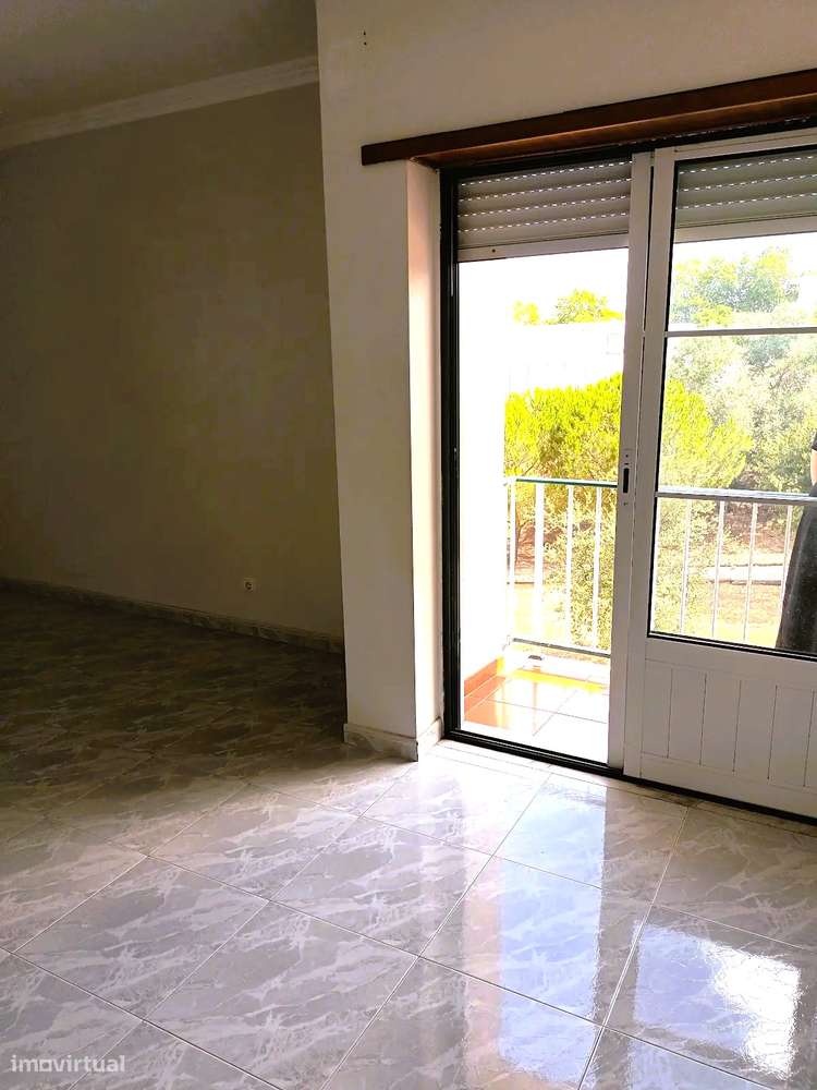 T 3 com parqueamento em Paio Pires , Seixal.-11