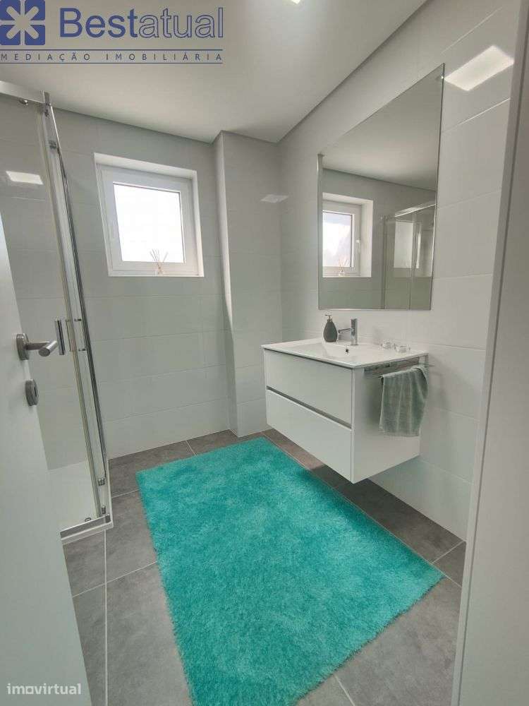 Moradia T 3 -4 frentes- de Luxo c/Piscina - Sande São Lourenço-51