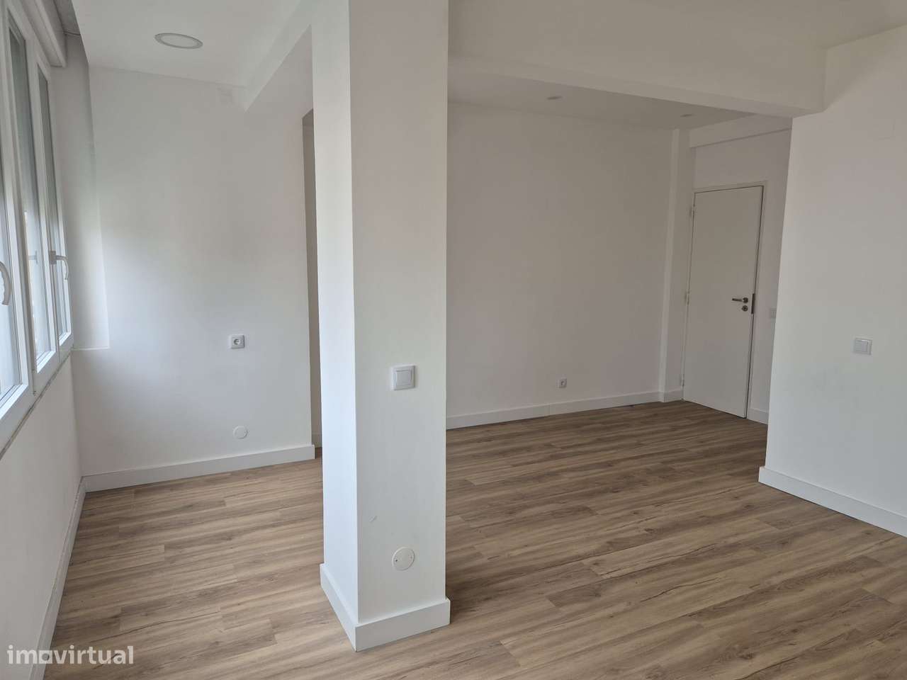 Vende-se Apartamento T1 - Rotunda do hospital, Faro - Grande imagem: 3/12