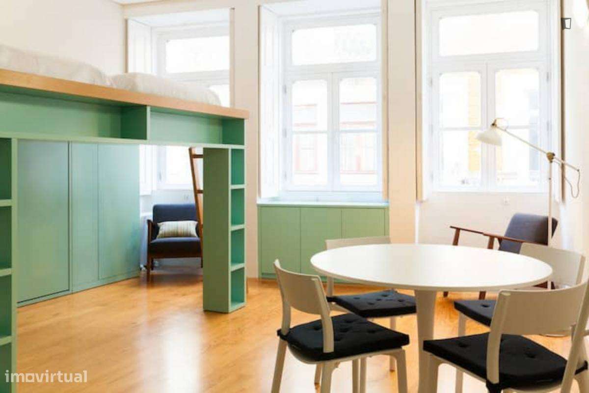 Estúdio - localizado em Santo Ildefonso Porto - Grande imagem: 4/24