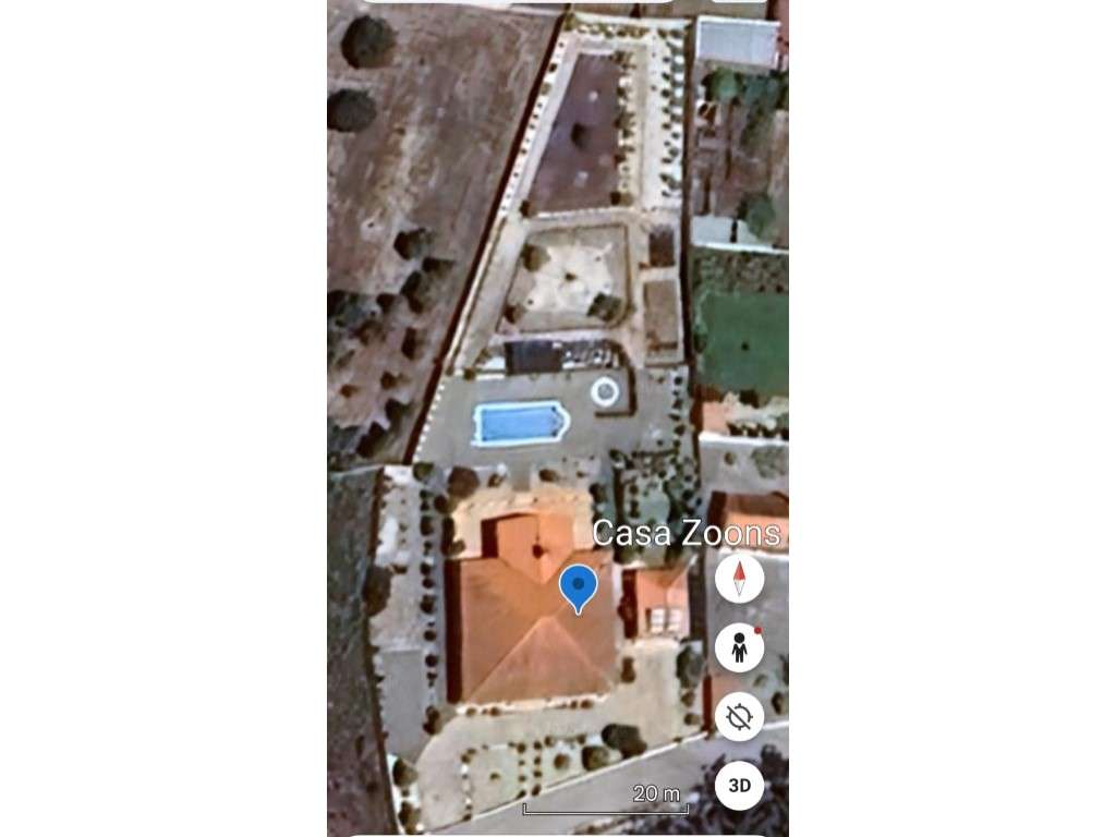 Moradia térrea, individual T4 com piscina e jacuzzi, zona Coimbrão-44