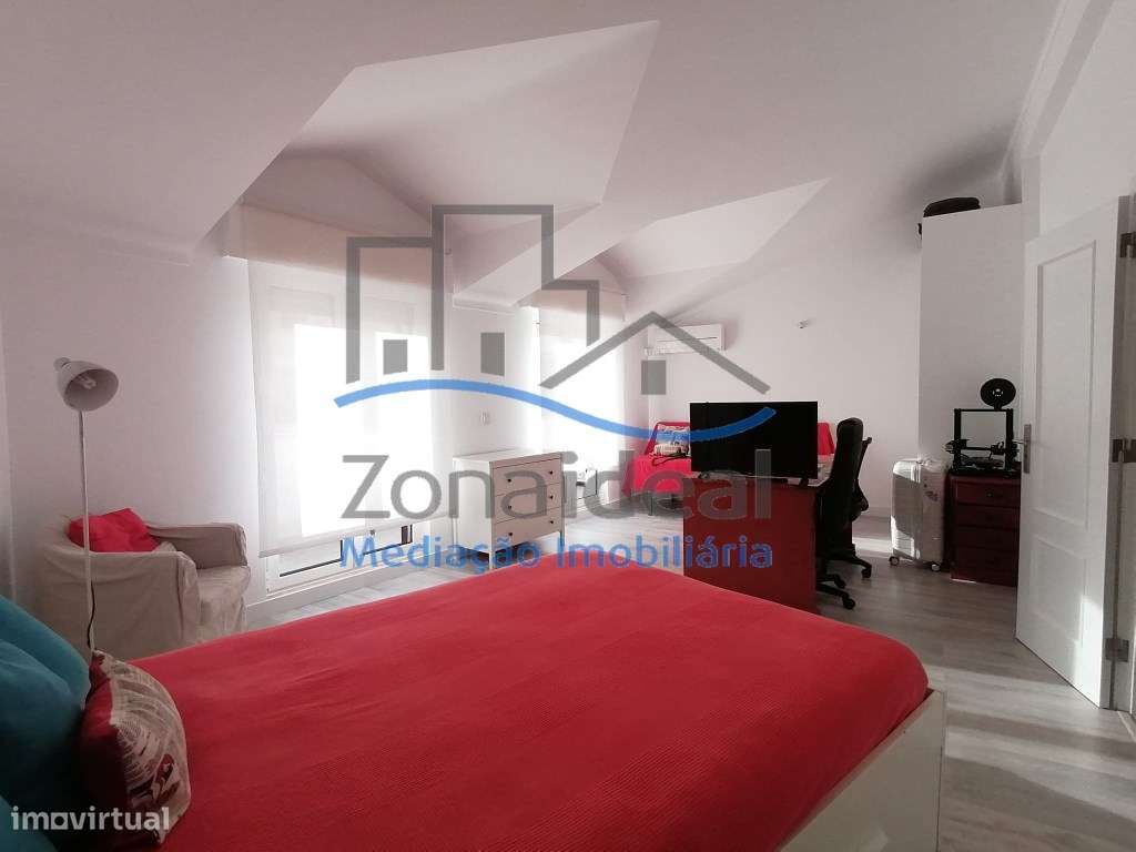 Apartamento T3 Duplex com parqueamento 2 carros - Alenquer-23