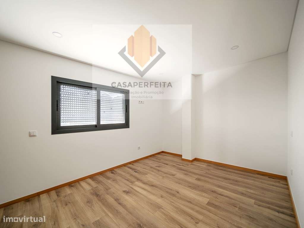 Apartamento T2 Novo com Varanda e Lugar de Garagem - Pedroso-17