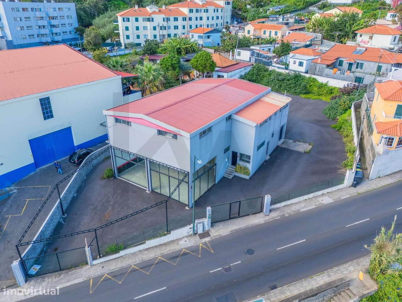 Armazém Comercial com Excelente Localização e Infraestrutura - Grande imagem: 2/13