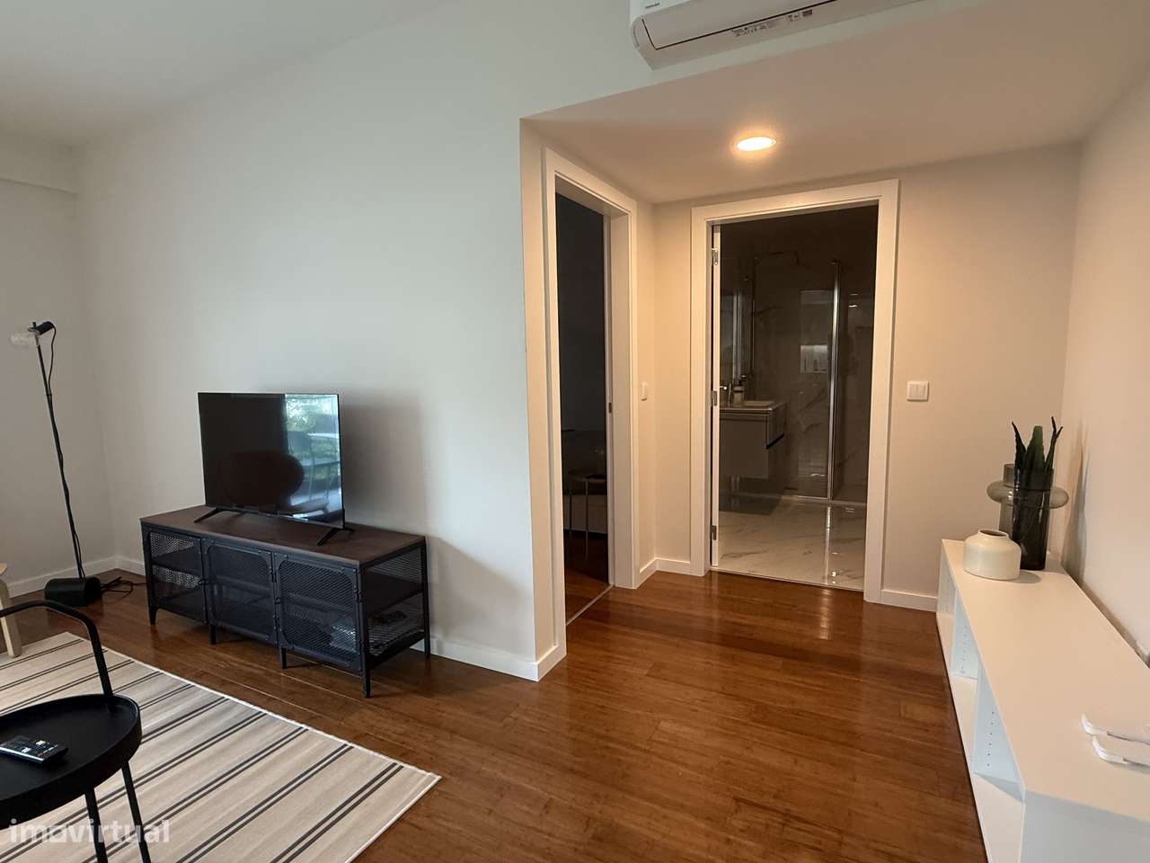 Apartamento T1 moderno com varanda no Funchal - Grande imagem: 4/15