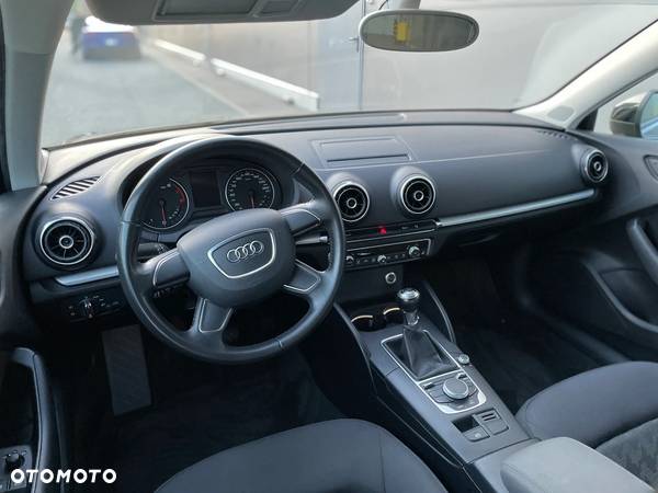 Audi A3 1.4 TFSI Sportback Ambiente - 9