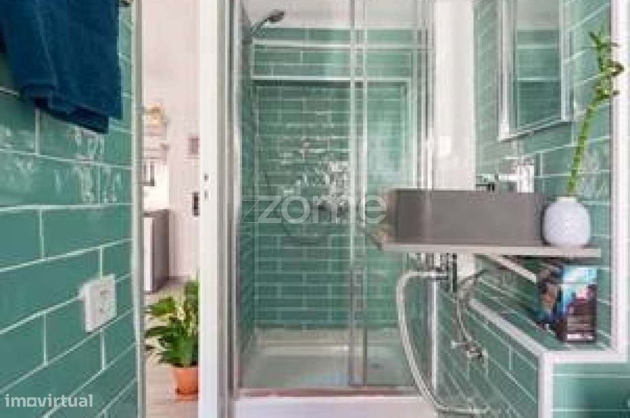 Prédio junto à Av. da Liberdade. - Grande imagem: 5/23