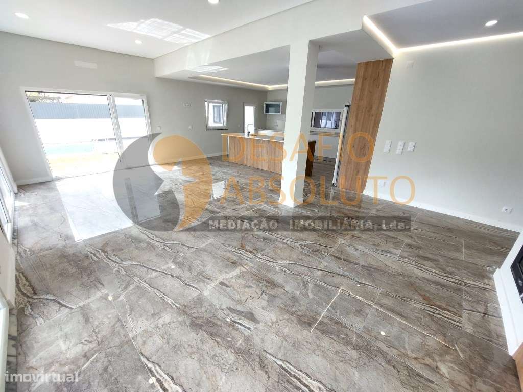 NOVA Moradia Isolada T5 c/ Piscina e Garagem - Azeitão-4