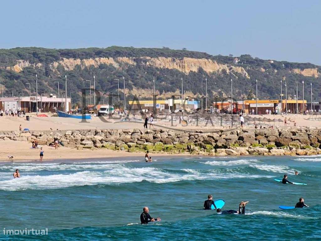 Apartamento T1 remodelado com varanda na Costa da Caparica-20