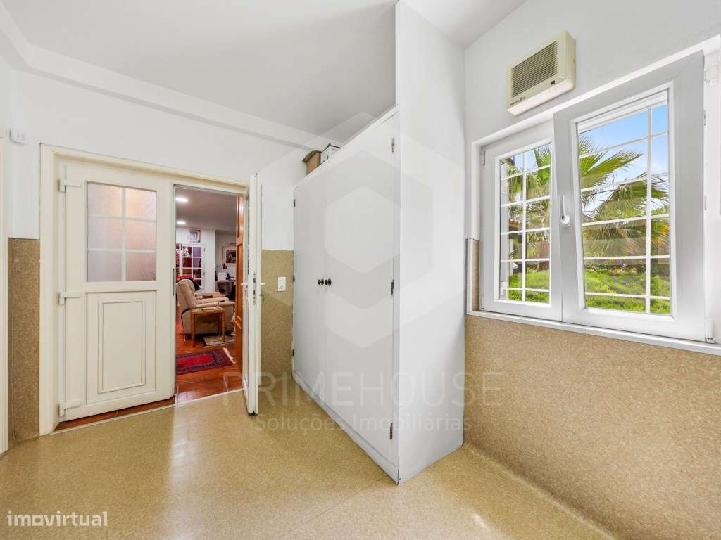 Villa T9 Exclusiva em Ferragudo com Alto Potencial de Rendimento-33