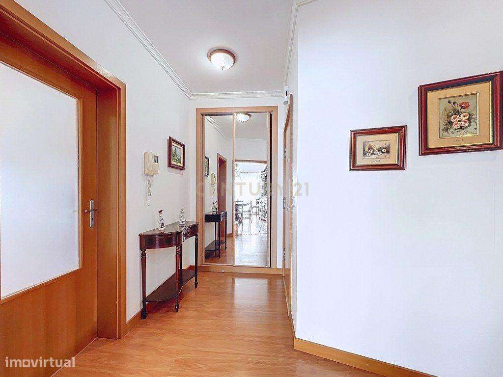 T1 com 175 m² no Paim | Localização Premium | Garagem + Arrecadação | - Grande imagem: 3/21