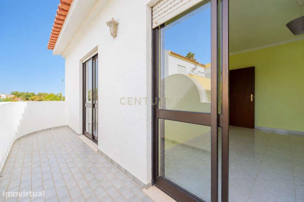 Apartamento T2 em Estômbar, Lagoa - Oportunidade Única!-5