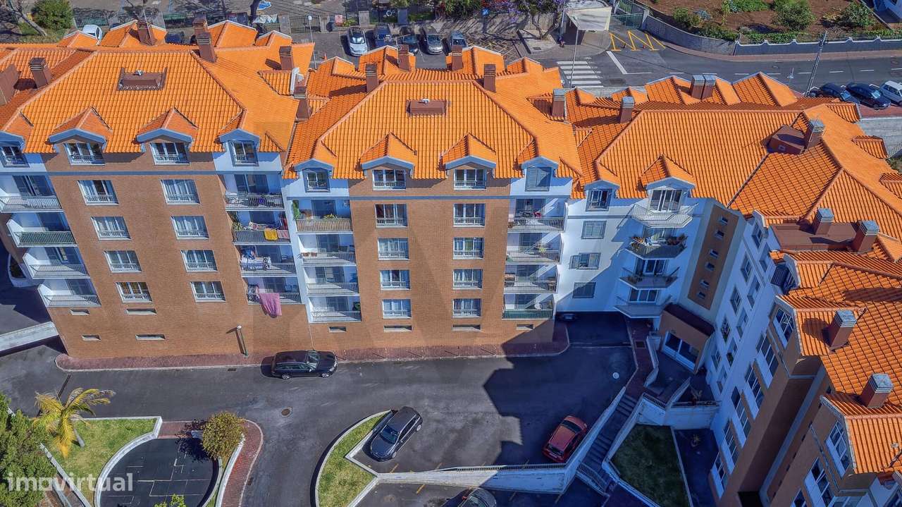 Vista Mar Soberba: Apartamento T2 no Último Andar – Caniço, Madeira-15