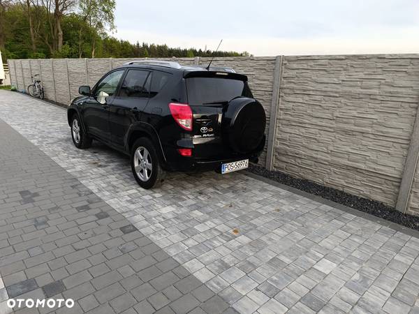 Toyota RAV4 - 2