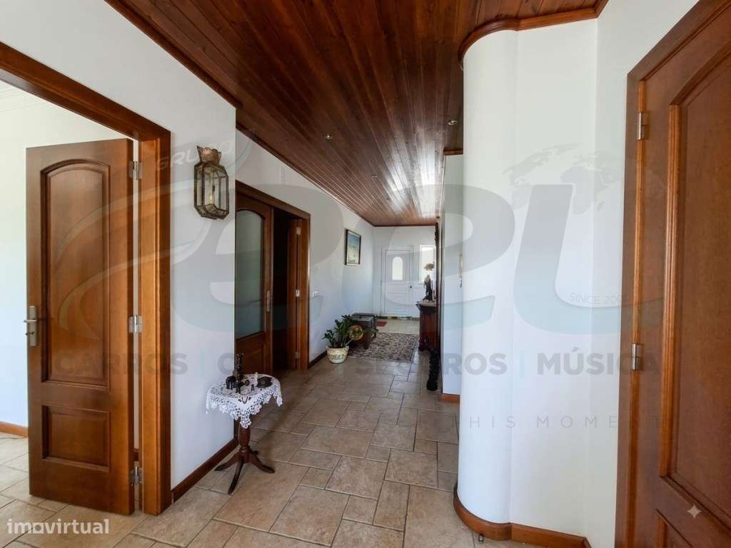 Moradia T5 Azoia de Baixo Santarém-7