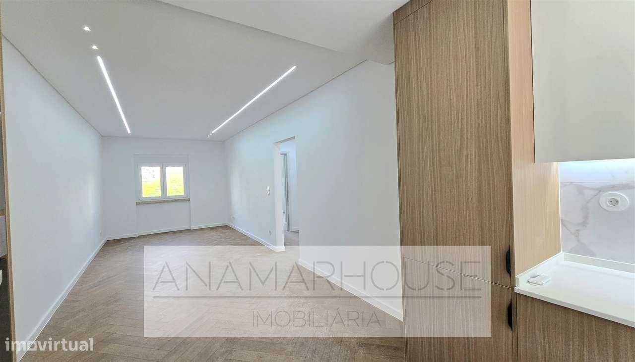 T3 Remodelado com varandas na Amadora, Mina De Água-15