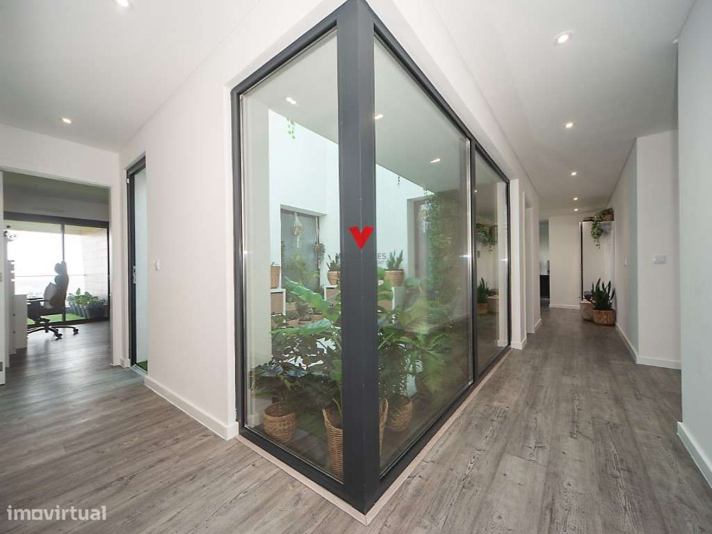 Penthouse T4 Exclusiva com Vista Rio | Terraço Privativo e Acabamen...-10