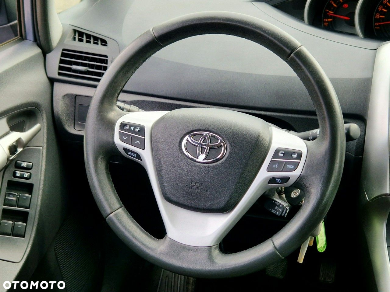 Toyota Verso 2.0 D-4D - 25