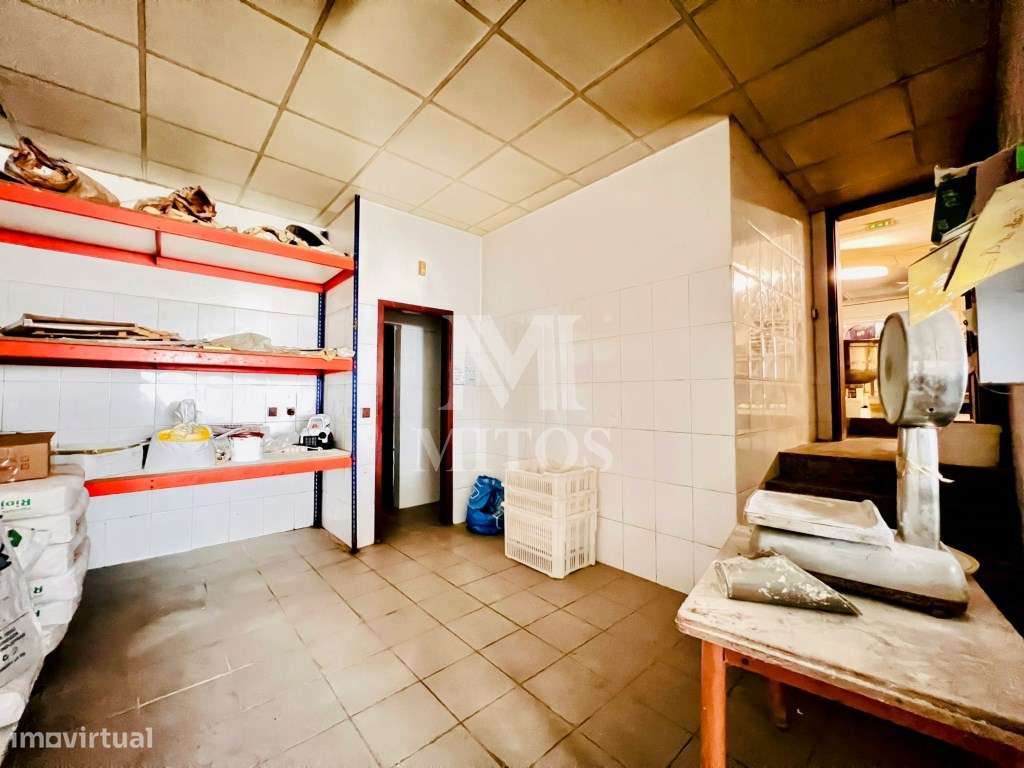 Moradia T3 com comércio para venda em Geraz do Lima, Viana do Castelo-34
