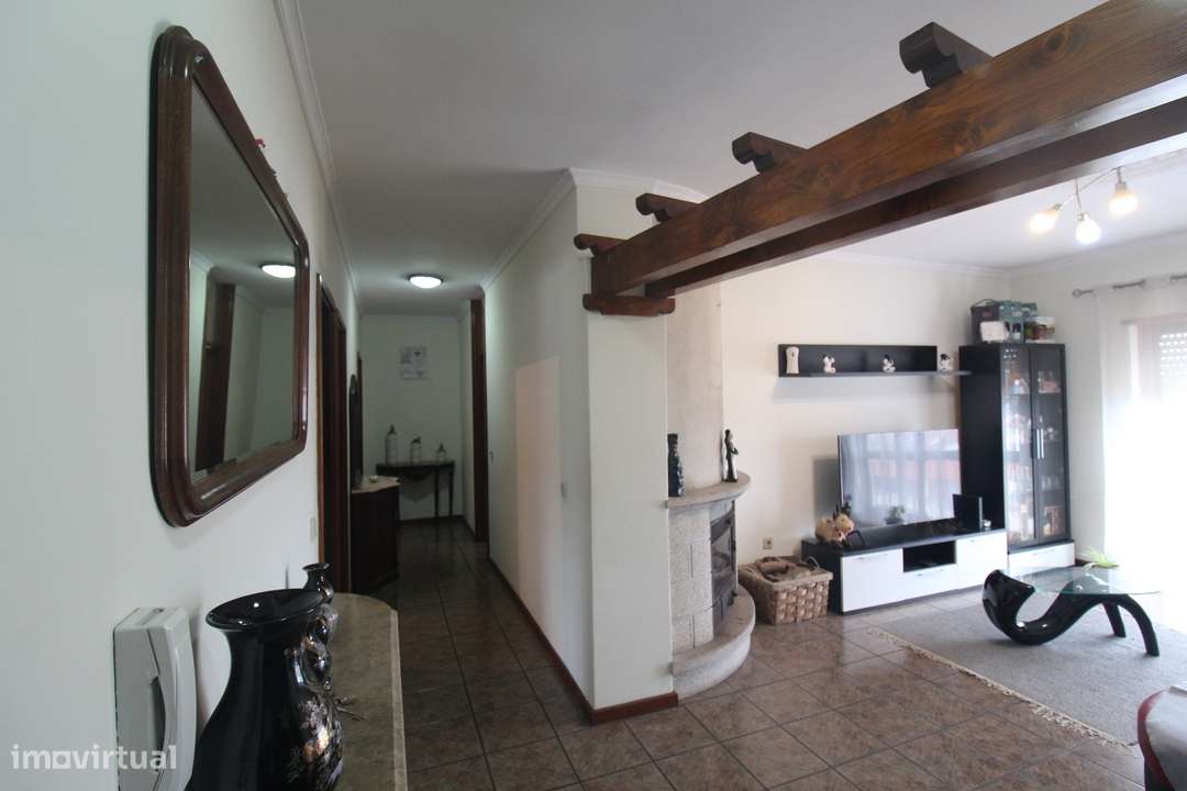 APARTAMENTO T3 EM ESMORIZ-6