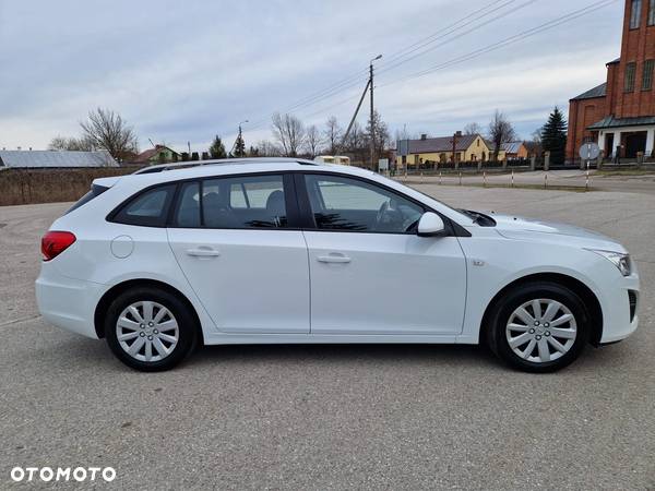 Chevrolet Cruze Station Wagon 1.6 LS+ - 7