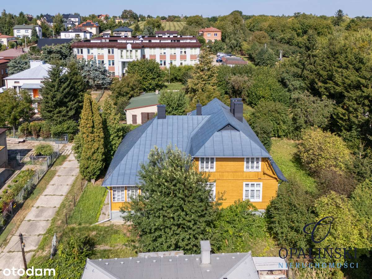 Niezwykły drewniany dom z amfiladą z XX wieku-6